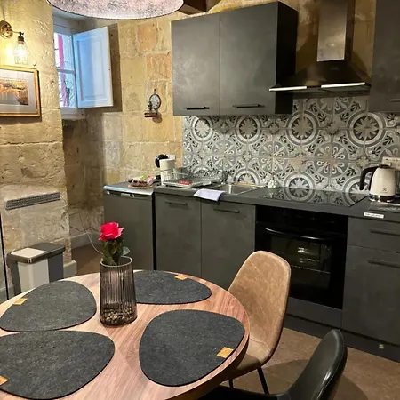 Vincenti's Nest In ואלטה