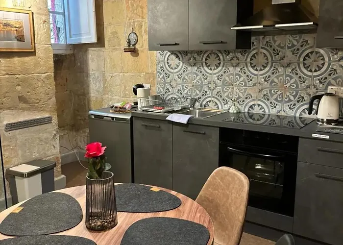 Vincenti's Nest In La Valette